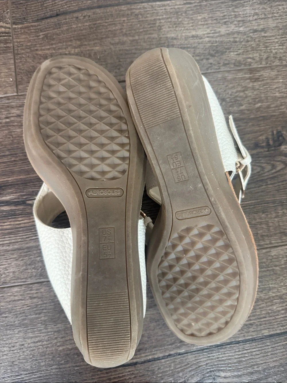 Aerosoles Flow Down Women's Wedge Thong Sandals with Buckle Ivory Gold 7.5